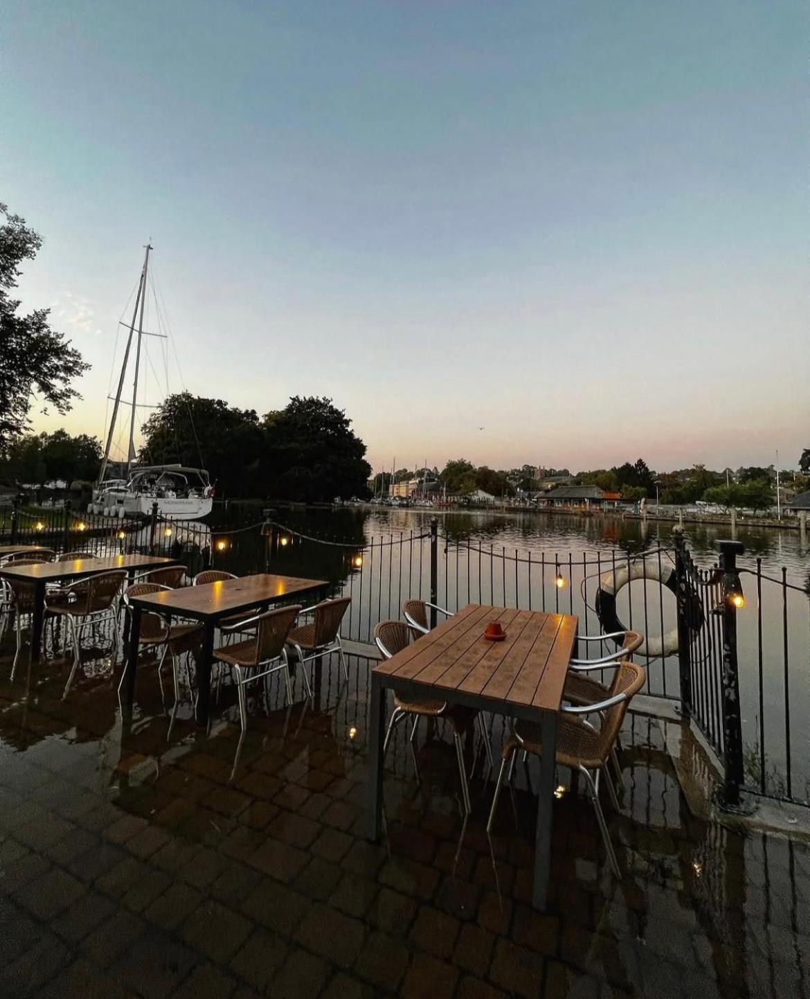 The Steam Packet Inn 토트네스 외부 사진